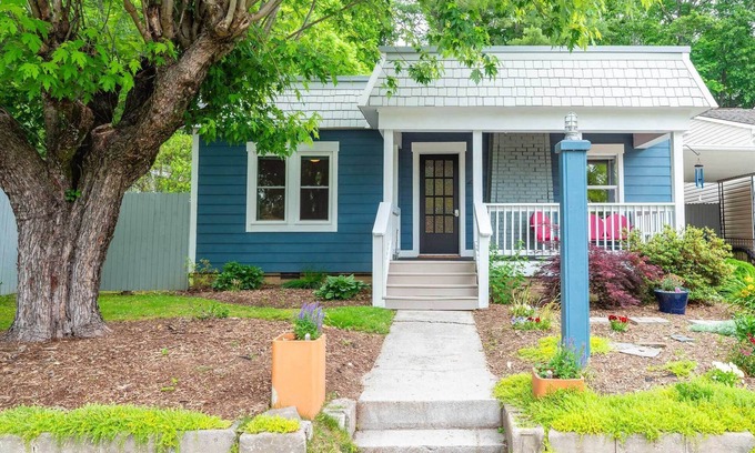Spruce Pine Casa | Artisan Gem - 2 BR / 1 Bath