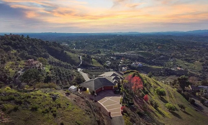 Fallbrook Casa | Artist-Designed Mountain-top Retreat with View, Garden, Orchard, Lawn & Steinway