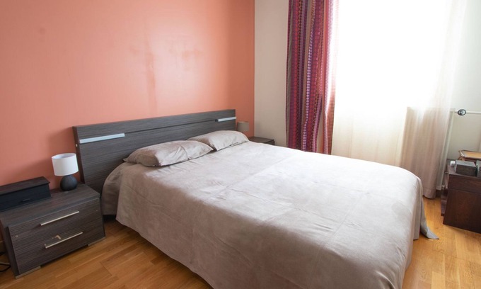 Bois-Colombes Apartamento | Artist's Owned Appartement With Garden and Solar Room Near Paris
