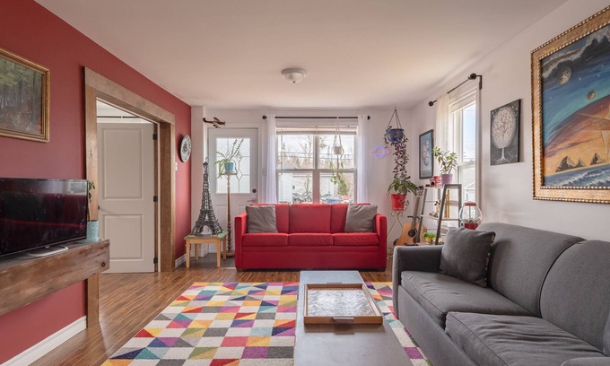 Newport Landing Casa | Artistic Getaway Near Halifax | King Bed, Spacious Deck & Fire Pit