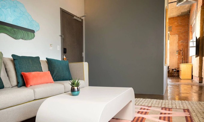 Downtown Dallas Hotel | Artistic Oasis in Dallas w/ City Skyline Views! Artistic Atmosphere