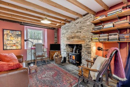 Eglwys-fach Casa | Artists Sanctuary