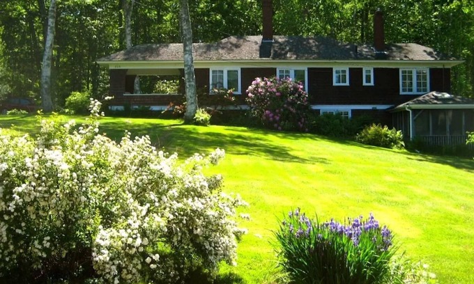 Northport Casa | Arts & Crafts Cottage In Picturesque Bayside, Maine