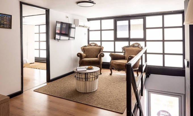 Haifa Apartamento | Artsy Nest in Haifa Center by Sea N' Rent
