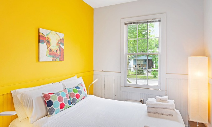 Beach Institute Cabaña | Artsy & Pet Friendly in Historic District, Easy Parking by Lucky Savannah
