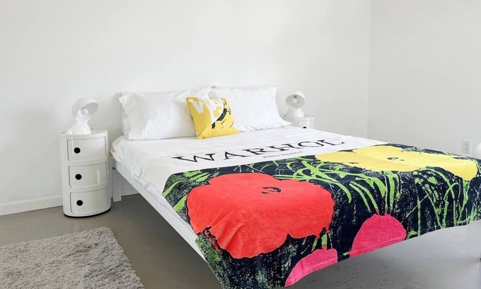 Vista Norte Casa | Artsy Private Room in Historic Architectural House