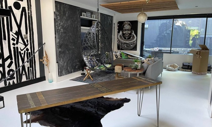 Caterham Casa | Artsy Retreat - Sleeps 8, Free Parking & Balcony