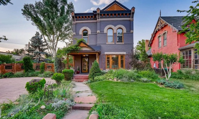 Whittier Casa | Artsy Victorian I Near RINO I Downtown