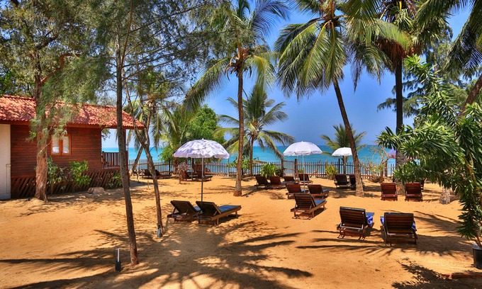 Pottuvil Division 2 Hotel | Arugambay PodBay