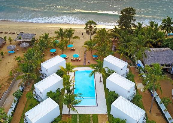 Pottuvil Division 2 Hotel | Arugambay Roccos