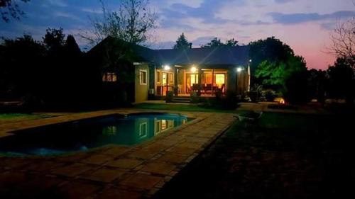 Delmas Casa | Arum Lily Eloff
