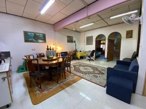 Batu Buruk Apartamento | Aryaty Stay Pantai Batu Buruk Kuala Terengganu