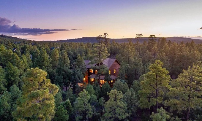 Sierra Pines Cabina | As featured on HGTV's Log Cabin Living!!