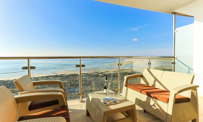 Westleigh Apartamento | ¡COMO SE VE EN LA TELEVISIÓN! Apartamento de lujo junto a la playa 'Headlands'