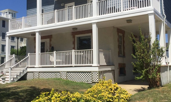 Asbury Park Apartamento | Asbury Park - 5 Min Walk to Beach - Parking, too! Bring Your Dog