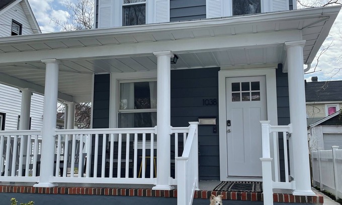 Asbury Park Casa | Asbury Park, Big Yard, Walk to Stone Pony, 2 baths! A/C Pets allowed