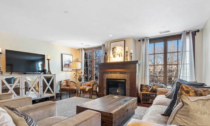 Avon Condominio | Ascent 202 - Sophisticated Three Bedroom