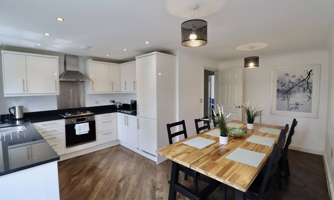 Ascot Chalet De Esquí | Ascot Four Bedroom House With Garden