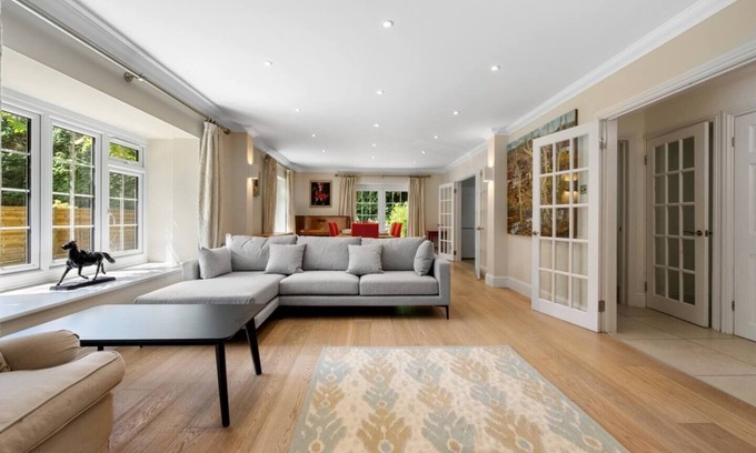 Ascot Casa | Ascot Haven: 4BR 2Bath FREE Spacious Priv Parking