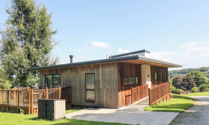 Carnon Downs Cabaña | ASH, family friendly, with open fire in Truro