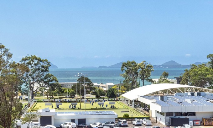 Soldiers Point Casa | Ash Haven, 19 Ash St - views, pool, air con, boat parking, Wi-Fi