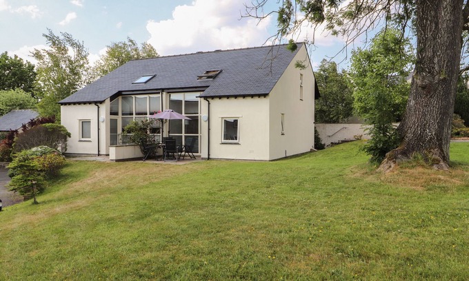 Kirkby Lonsdale Casa | ASH MEADOWS, family friendly, with a garden in Kirkby Lonsdale