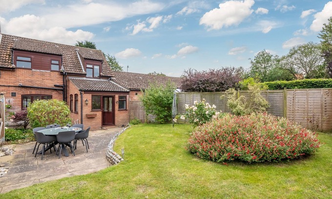 West Runton Cabaña | Ash Tree Cottage, West Runton, Norfolk