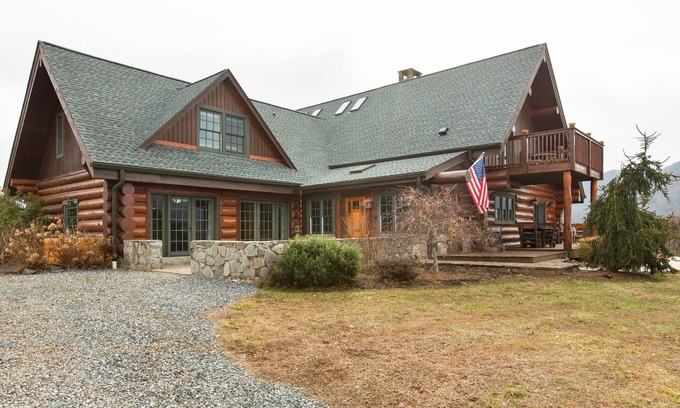 Marshall Casa | Asheville Lodge w/ Pool & AMAZING VIEWS