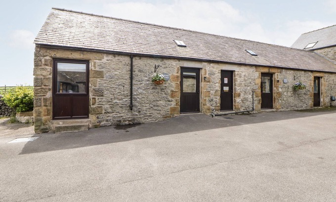 Over Haddon Cabaña | ASHFORD COTTAGE, pet friendly, character holiday cottage in Bakewell