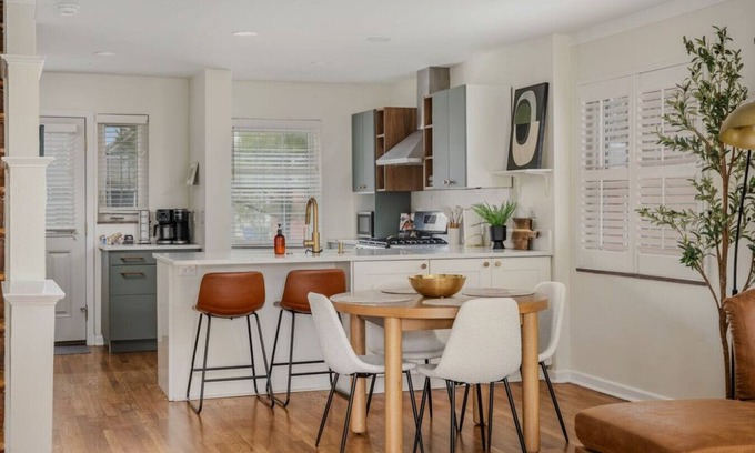 Grandview Heights Condominio | Ashland Aerie - 2BR|2BA|3-Story Grandview Condo