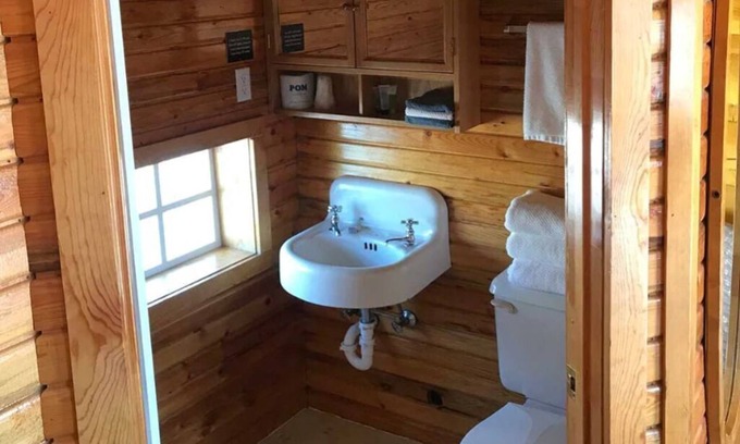 Ashton Casa | Ashton Historic Log Cabins 6