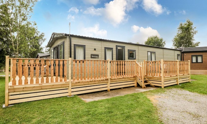 Yealand Conyers Cabaña | ASHTON LODGE - SHERWOOD 4 in South Lakeland Leisure Village