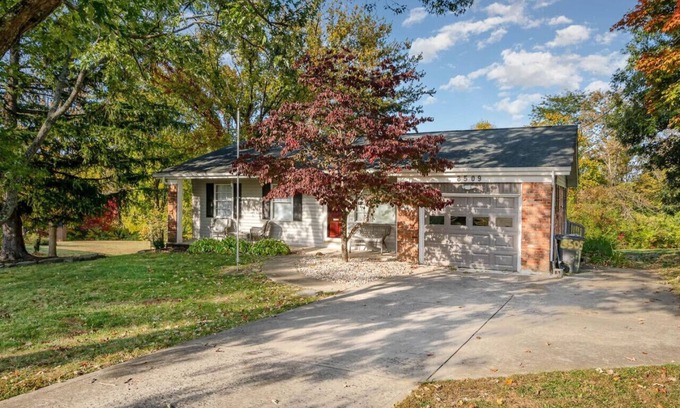 West Chester Casa | Ashwood Arbor 6 bedrooms 3 bath sleeps 13
