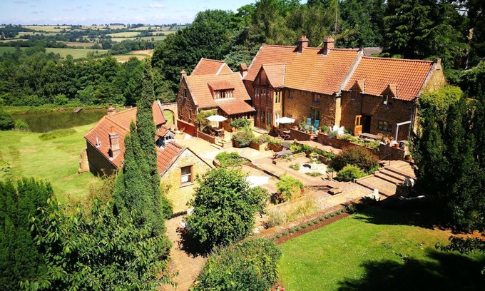 Sibford Gower Cabaña | Aslan, C. S Lewis inspiró alojamiento en los Cotswolds de Oxfordshire. Duerme 6