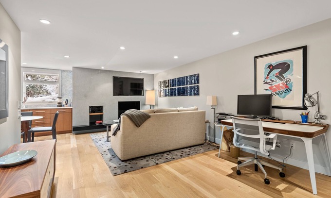 Aspen Condominio | Aspen Alps Apartment #711 Condo by RedAwning