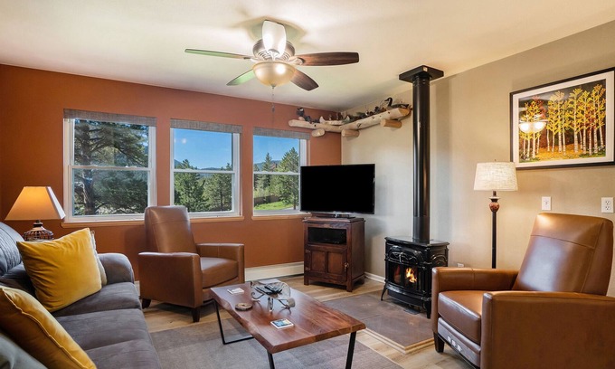 Estes Park Casa | Escapada de Aspen Grove: ubicada cerca del campo de golf Estes Park de 18 hoyos - Reunión familiar Ubicación