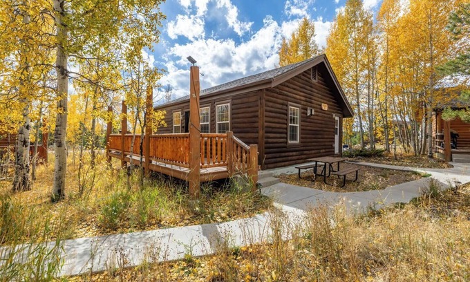 Grand Lake Cabina | Aspen Leaf Lodges is back with 4 newly renovated cabins