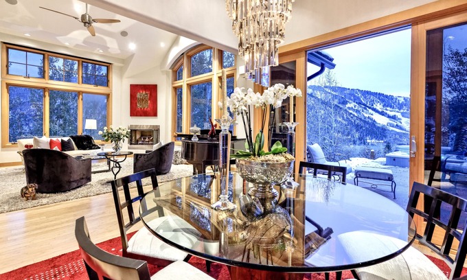 Aspen Casa | Aspen Luxury Winter Ski Retreat, Elegance, Views and Location…Minutes to Ajax!