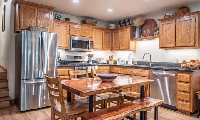June Lake Condominio | Aspen Meadows 10 -Beautifully Furnished