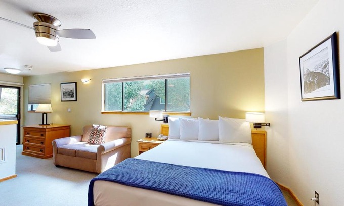 West End Casa | Aspen Mountain Lodge 211