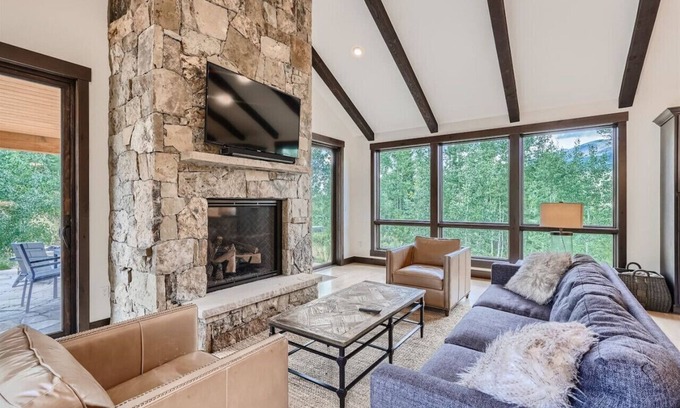 Silverthorne Casa | Aspen Peaks Overlook - Private Hot Tub & Fire Pit