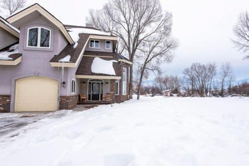 Driggs Casa | Aspen Pointe Glass House on Ski Hill Road, Driggs