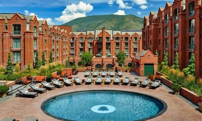 Downtown Condominio | Aspen St. Regis Luxury 3 Bedroom Residence - 5-star Resort in World Class Destination
