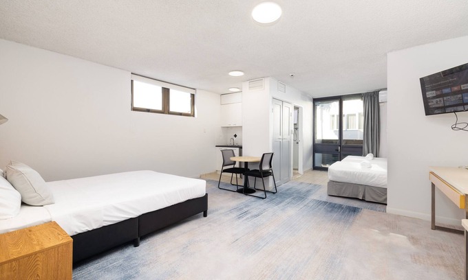 Hamilton Hotel | Asraport Motel
