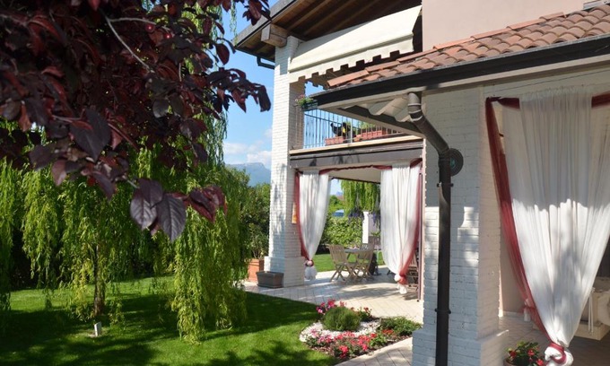 Manerba del Garda Cama Y Desayuno | Asso Bed & Breakfast