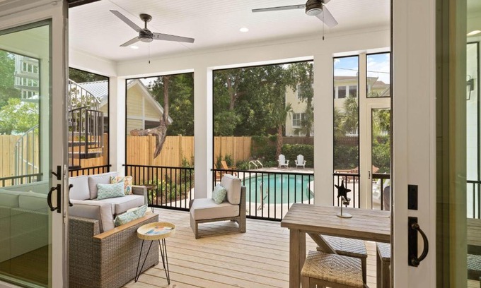 East Beach Casa | Astin Cottage - 4221Seventh Street