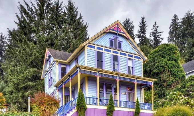 Astoria Apartamento | ¡'Astoria Painted Lady', apartamento histórico con vista al río!