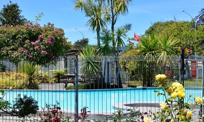 Rotorua Hotel | Cleveland Thermal Motel