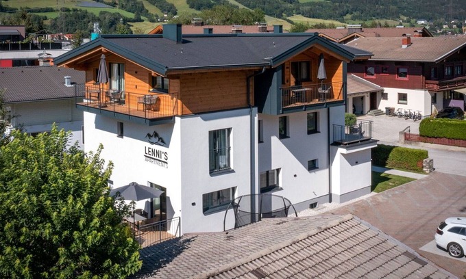 Bruck an der Grossglocknerstrasse Apartamento | Nice apartment for 4 people with WIFI, TV, terrace, pets allowed and parking