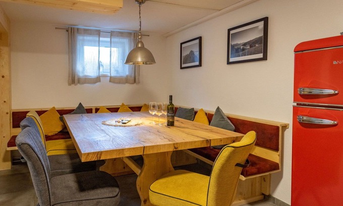 Bruck an der Grossglocknerstrasse Apartamento | Beautiful apartment for 4 guests with WIFI, TV, balcony, pets allowed and parking